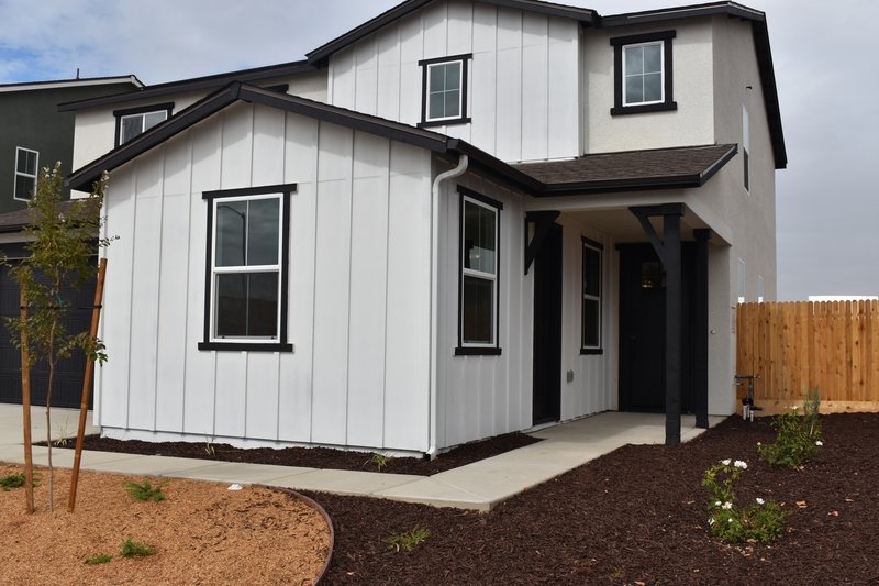 682 Stephanie Drive - 2 property image