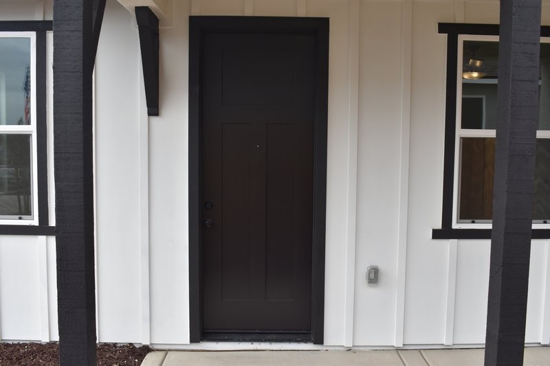 682 Stephanie Drive - 2 property image