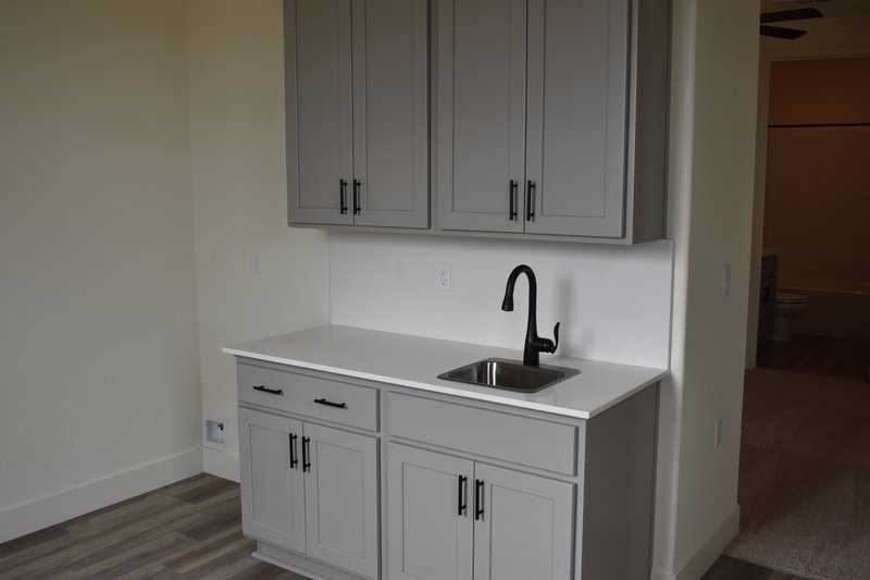 682 Stephanie Drive - 2 property image