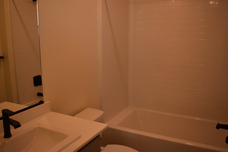 682 Stephanie Drive - 2 property image