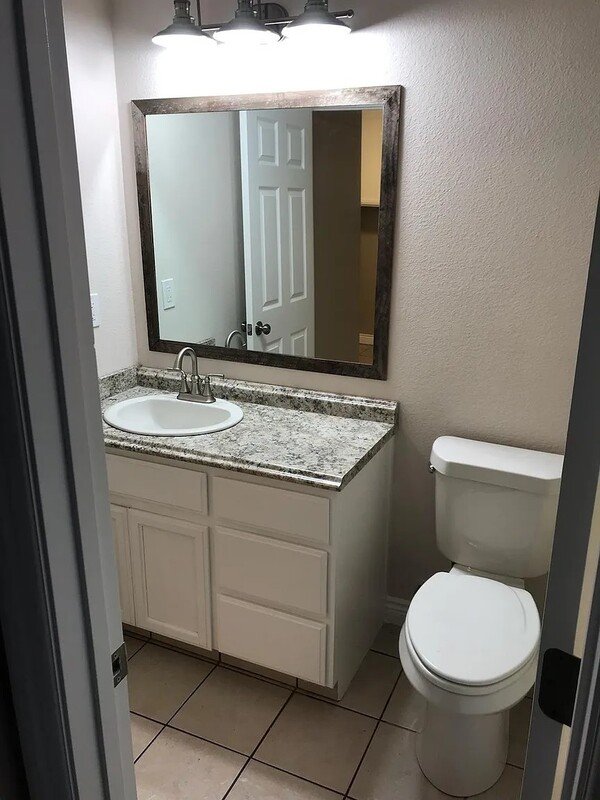 1055 Vermont Ave property image