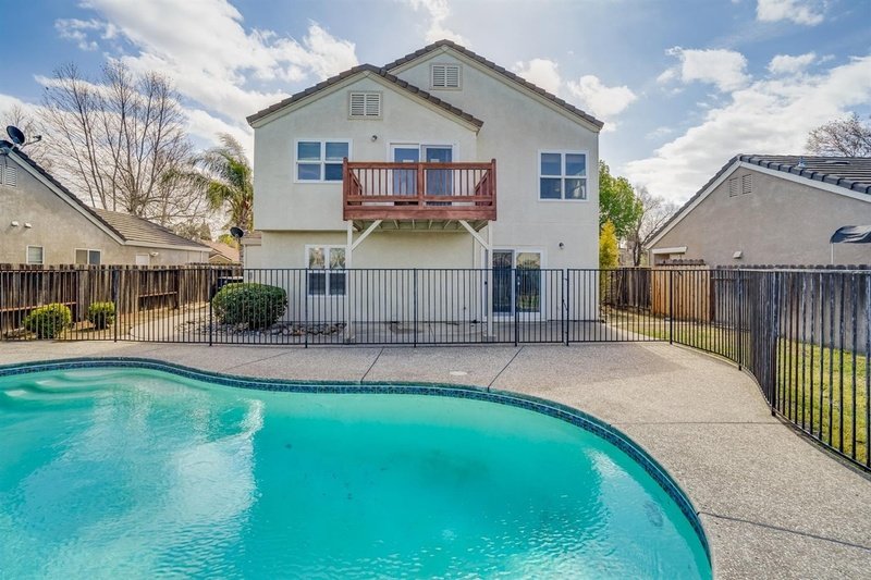 1561 Spring Court property image