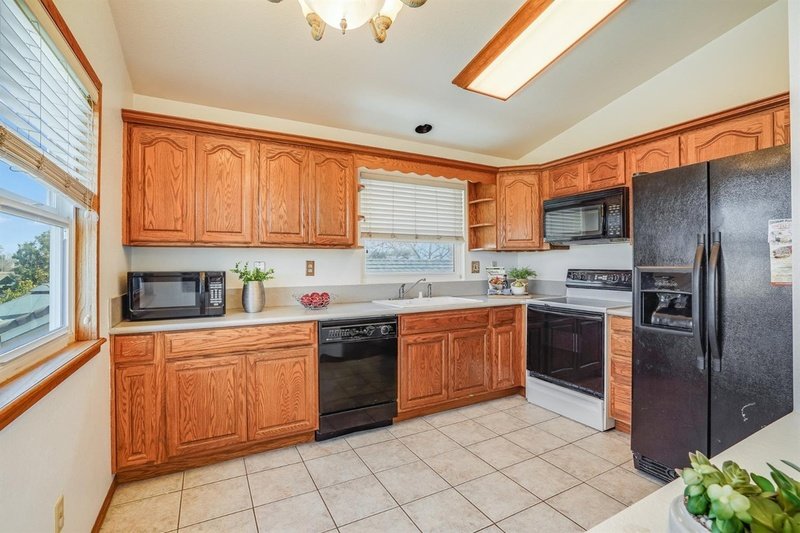 1561 Spring Court property image