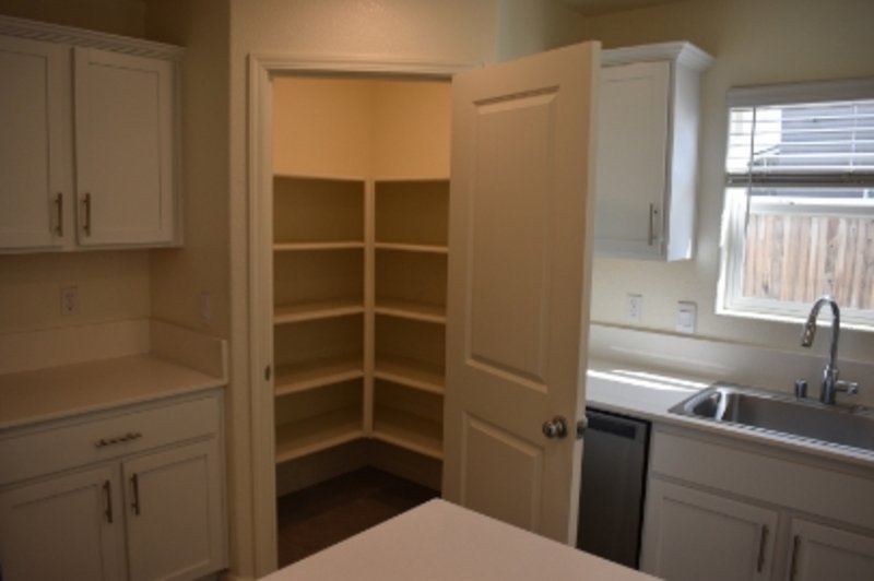 624 Suzanne Drive - 1 property image