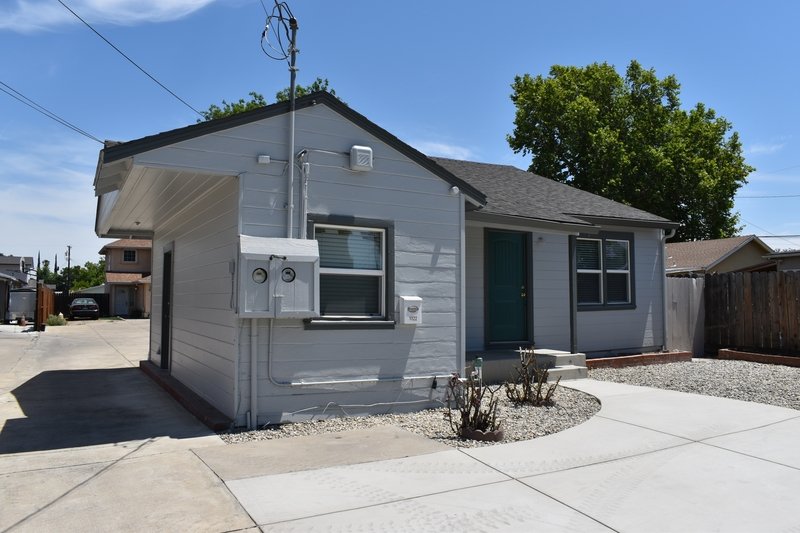 1720 Bessie Avenue property image