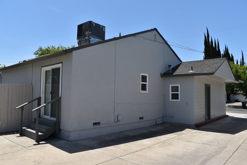1720 Bessie Avenue property image