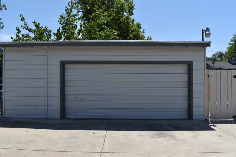 1720 Bessie Avenue property image
