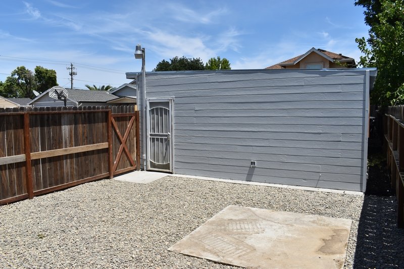 1720 Bessie Avenue property image