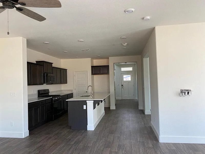 2434 Urdaneta Way property image