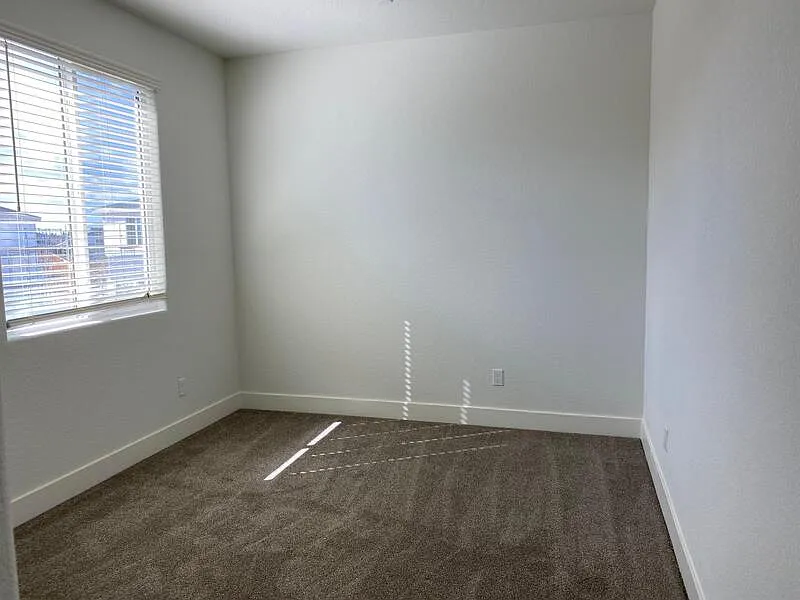 2434 Urdaneta Way property image