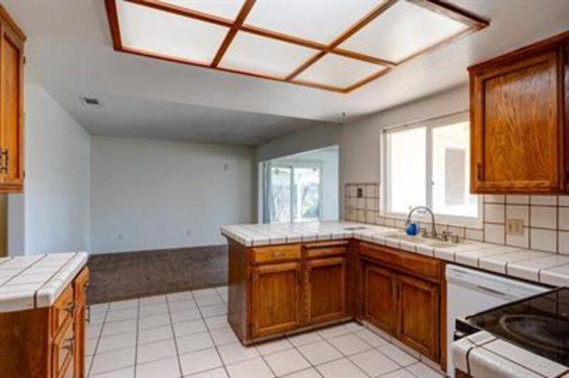 2768 Saratoga Avenue property image
