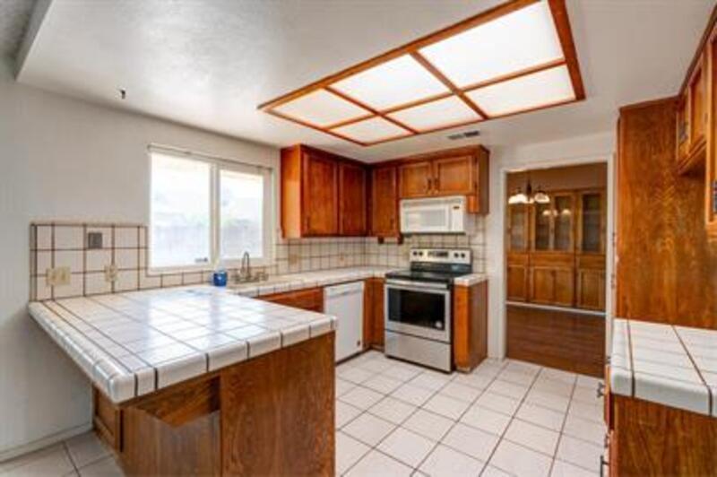 2768 Saratoga Avenue property image