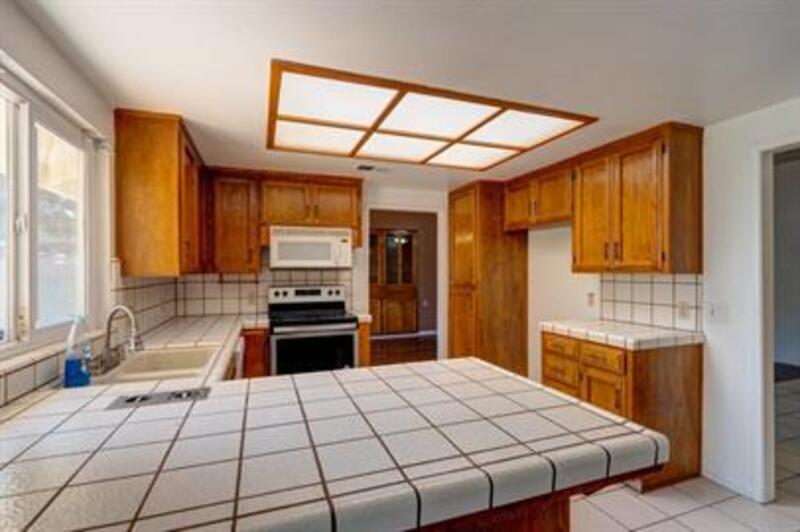 2768 Saratoga Avenue property image