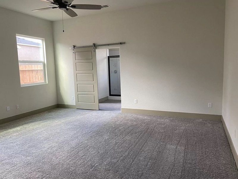 2467 Valverde Drive property image