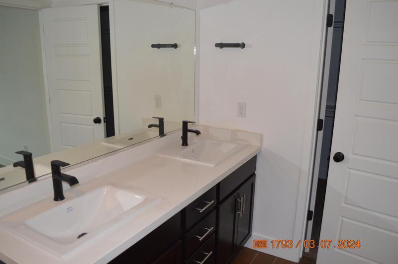 1663 Thistle Lane property image