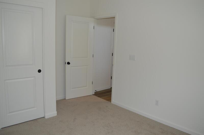 573 Bedfordshire Drive - 2 property image