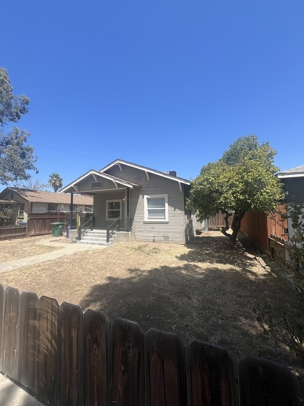 412 L Street property image