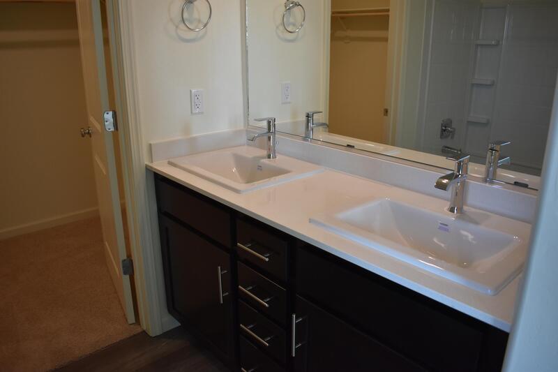 4523 Iris Court property image