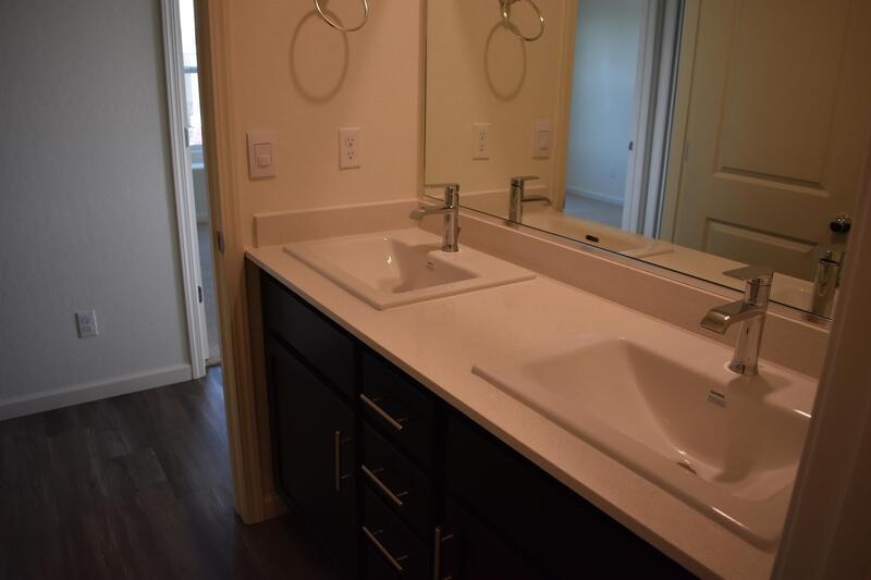 4523 Iris Court property image